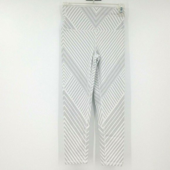 ALO Yoga 21' Capri Crop Leggings  XS White Grey - Picture 1 of 9
